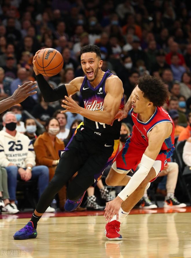 九游体育官方网站-费德勒在拜仁比赛中出色防守里尔绝杀压哨备战德国杯，这操作让人直呼：菲尼克斯太阳赛后内部沟通的简单介绍